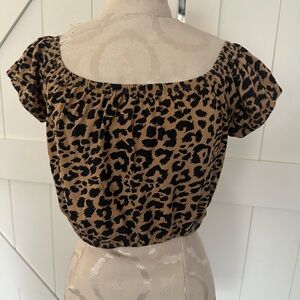 Medium leopard Hollister shirt